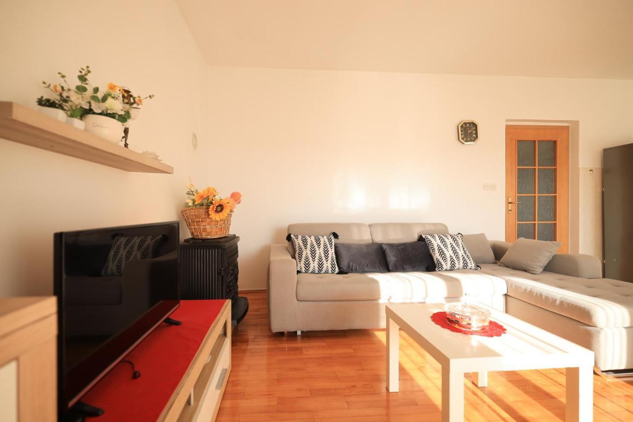 Apartments Ana Petrčane Exterior foto